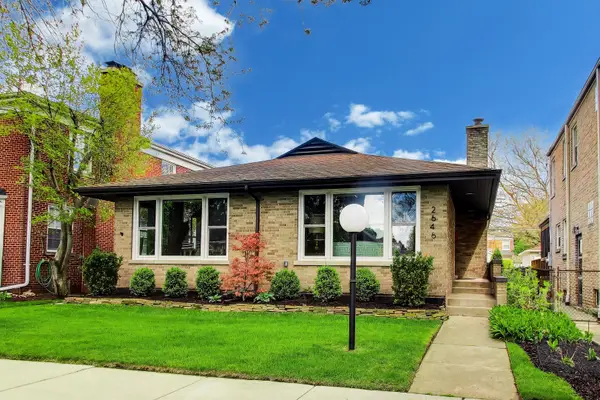 2646 W Birchwood Avenue, Chicago, IL 60645