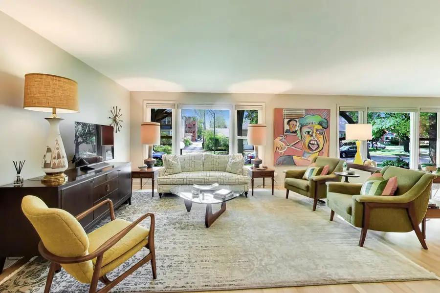 2646 W Birchwood Avenue, Chicago, IL 60645 - #2
