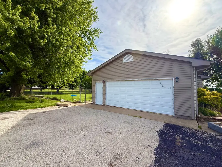 704 Carnahan Road, Compton, IL 61318 - #2