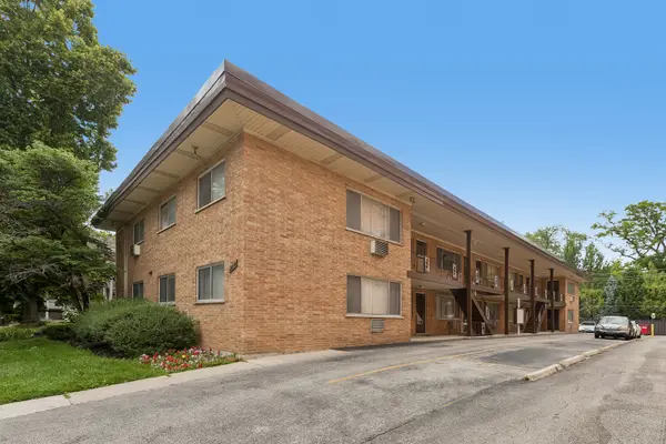 938 Ontario Street #10, Oak Park, IL 60302