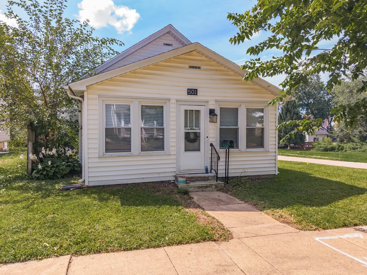 501 E Jackson Street, Bloomington, IL 61701 - #1