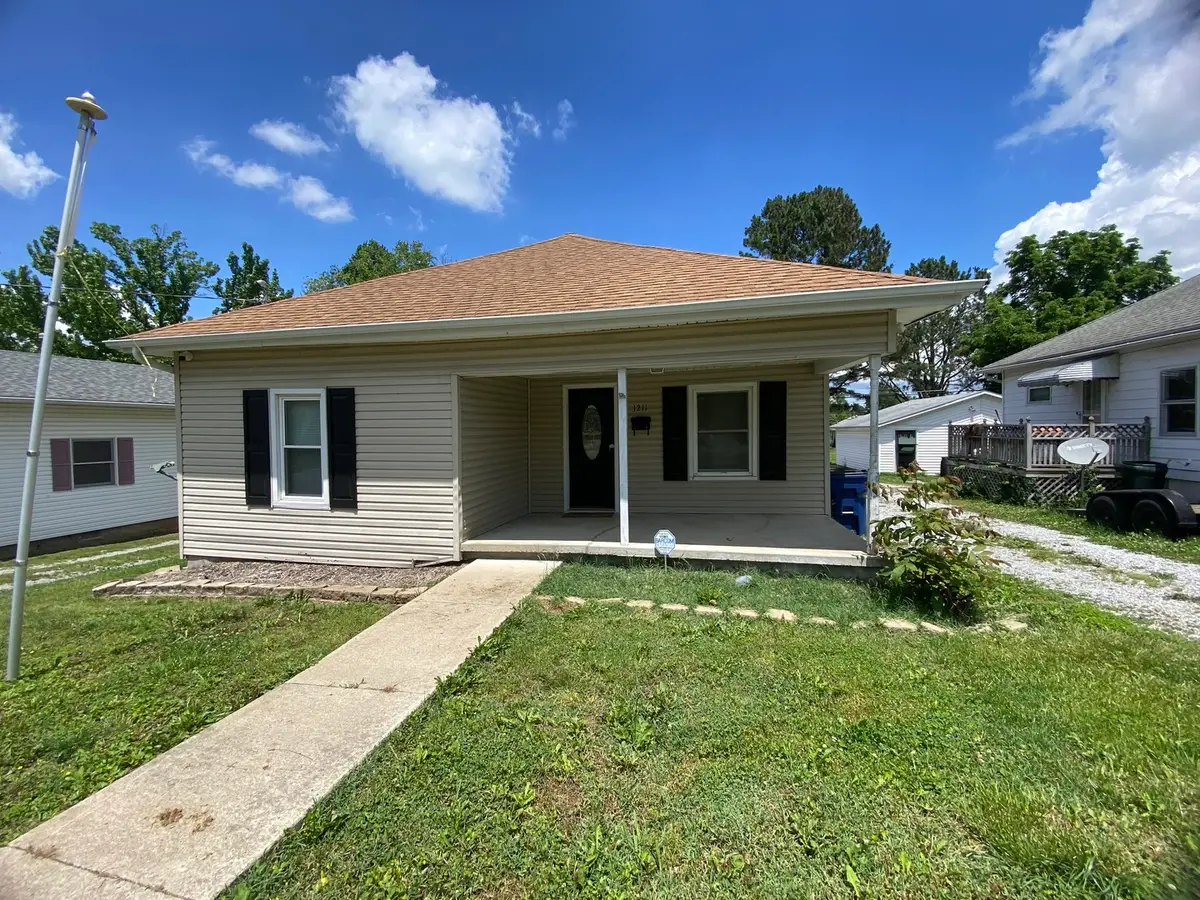 1211 E Elm Street, West Frankfort, IL 62896 - #1
