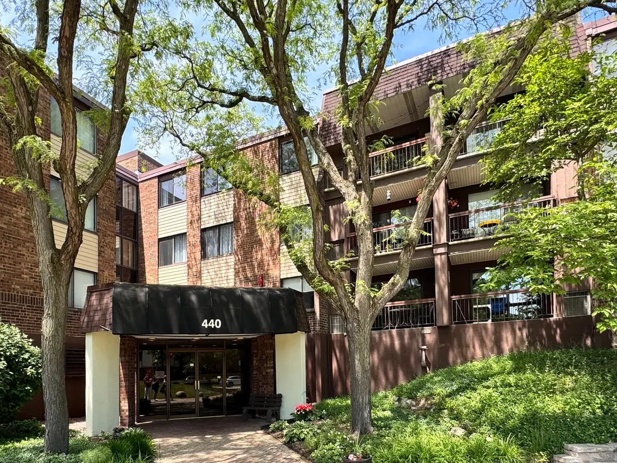 440 Raintree Court #3G, Glen Ellyn, IL 60137 - #1