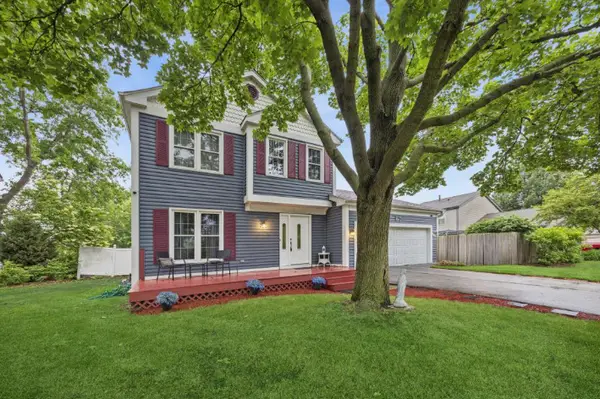 75 Rodenburg Road, Roselle, IL 60172
