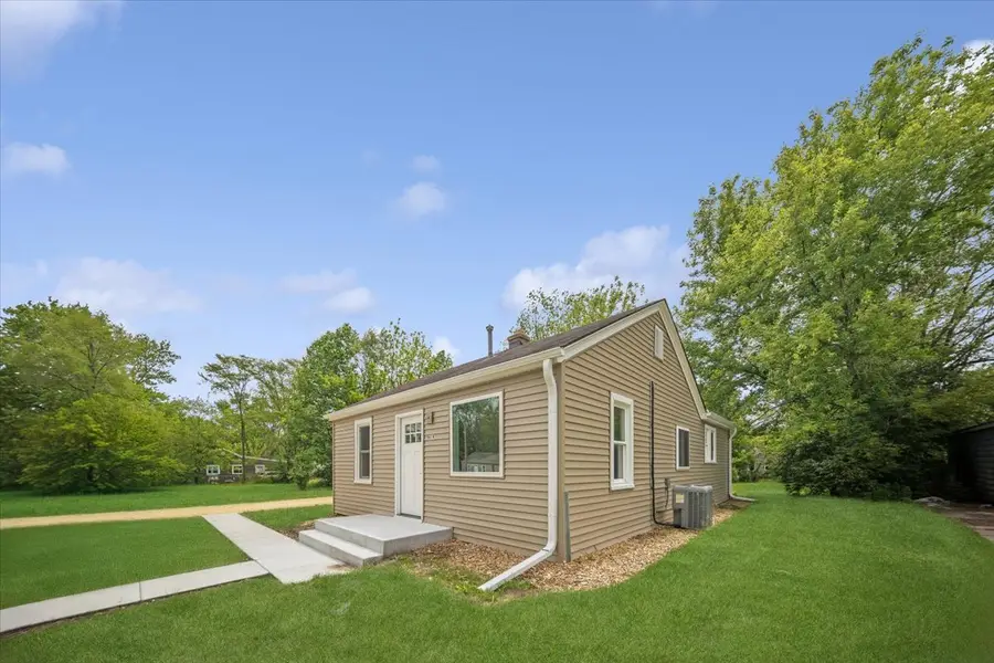 3616 Blackstone Avenue, Rockford, IL 61101 - #2