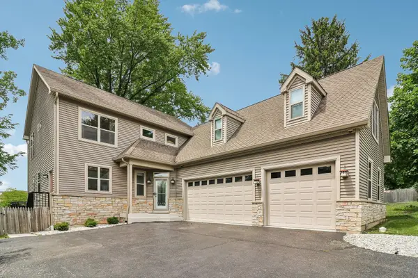 200 Sunset Court, Lake Zurich, IL 60047
