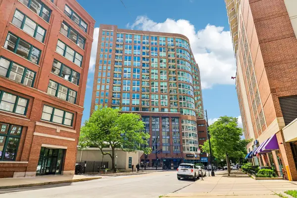 600 N Kingsbury Street #1005, Chicago, IL 60610