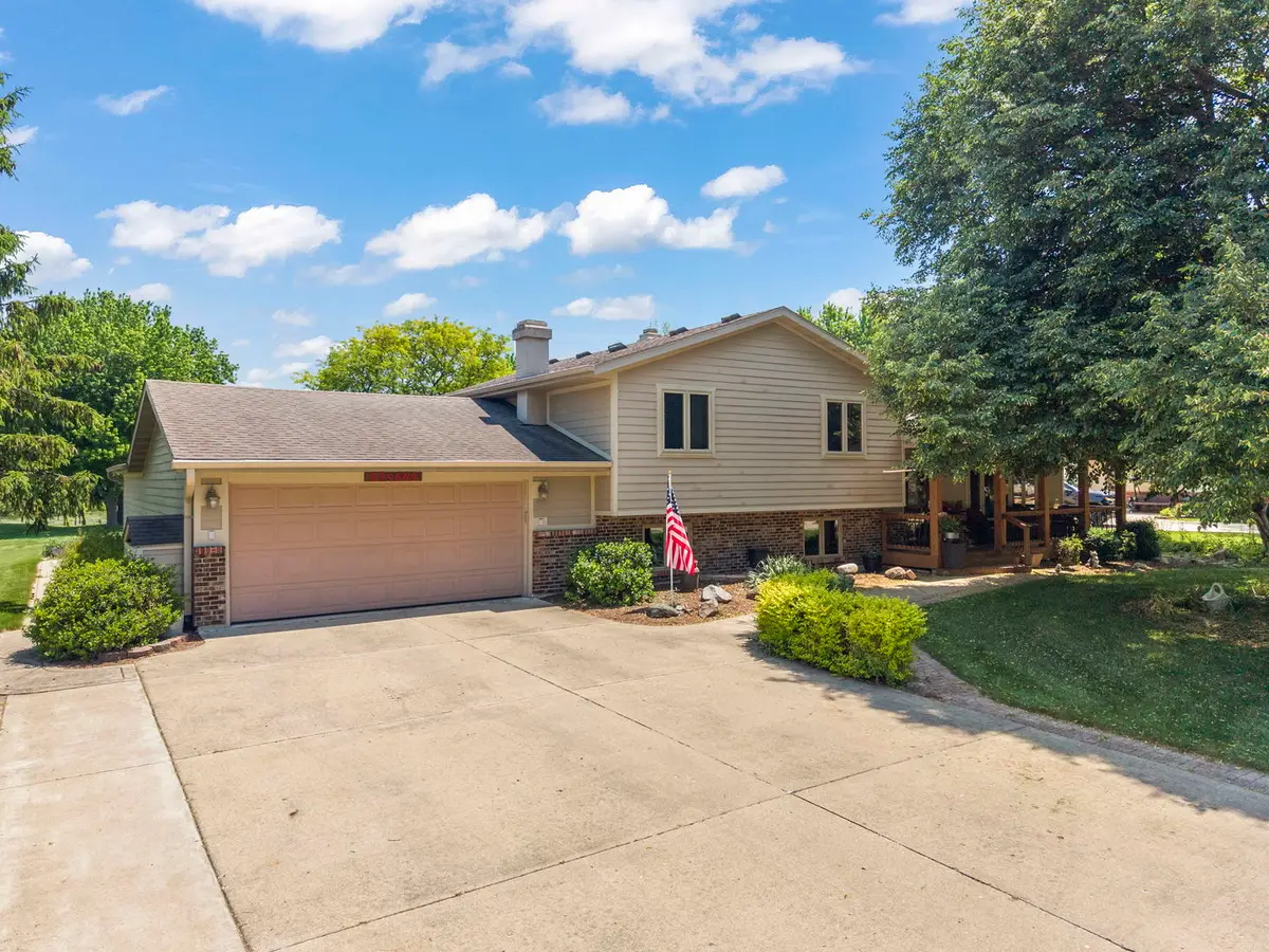 11S669 Schillinger Drive, Naperville, IL 60564 - #1