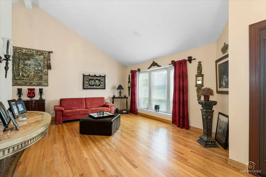 4 Waterbury Court, Lake Zurich, IL 60047 - #3