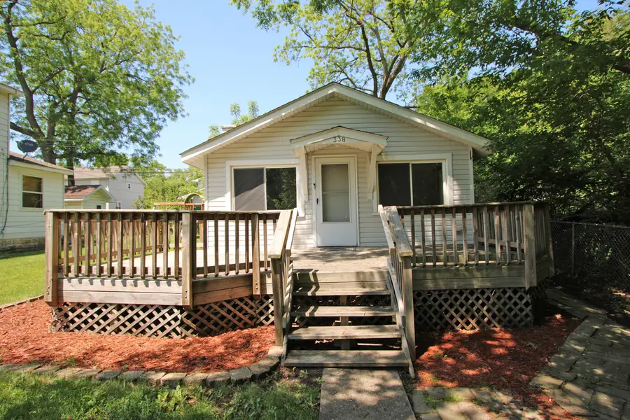 338 E Lakeview Avenue, Round Lake Beach, IL 60073 - #3