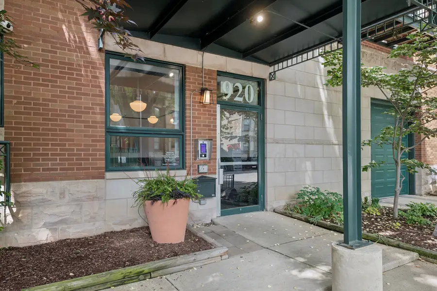 920 W Sheridan Road #308, Chicago, IL 60613 - #3