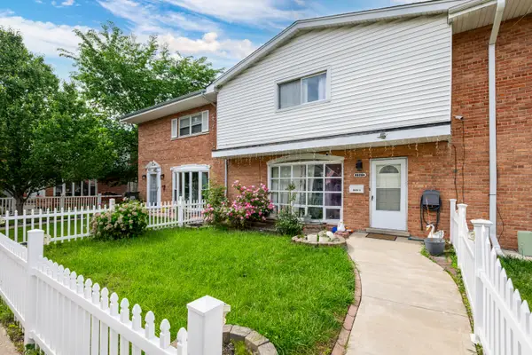 8828 Dee Road #B, Des Plaines, IL 60016