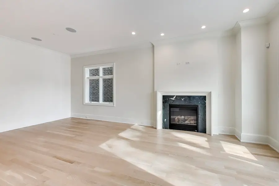 1910 W Fletcher Street, Chicago, IL 60657 - #3