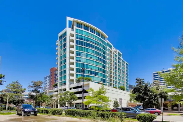 1570 Elmwood Avenue #909, Evanston, IL 60201