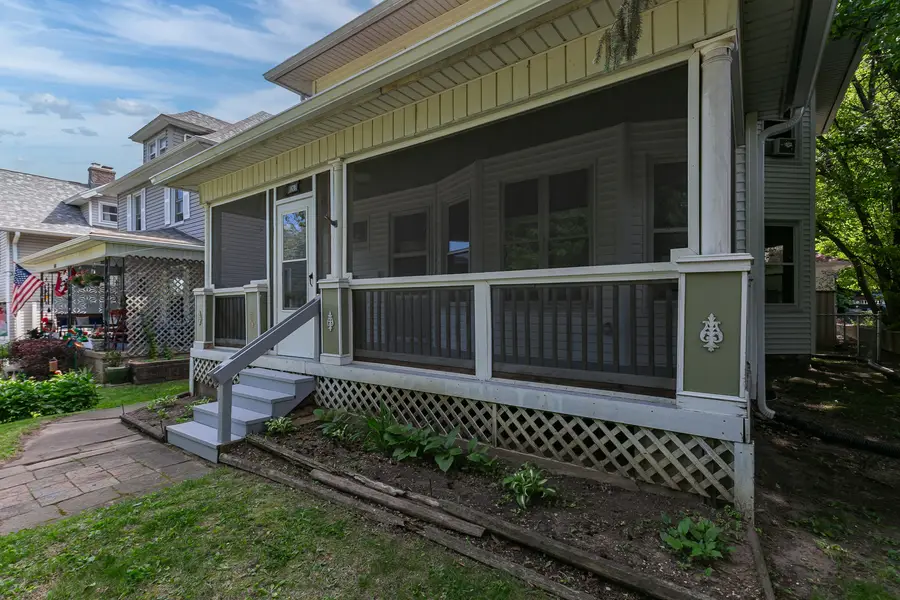 620 10 Street, Moline, IL 61265 - #2