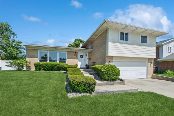 15321 Oak Road, Oak Forest, IL 60452
