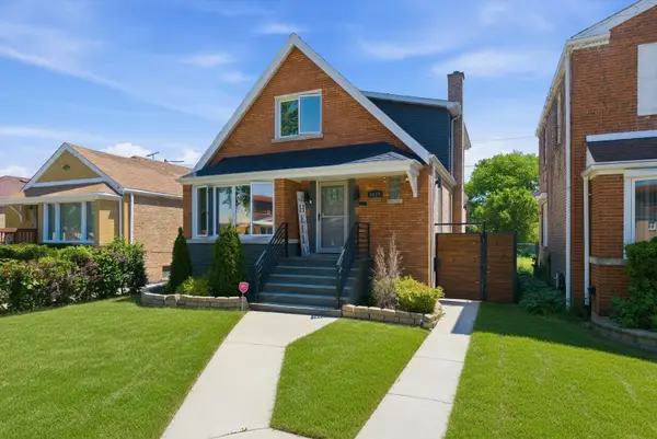 9829 S Claremont Avenue, Chicago, IL 60643