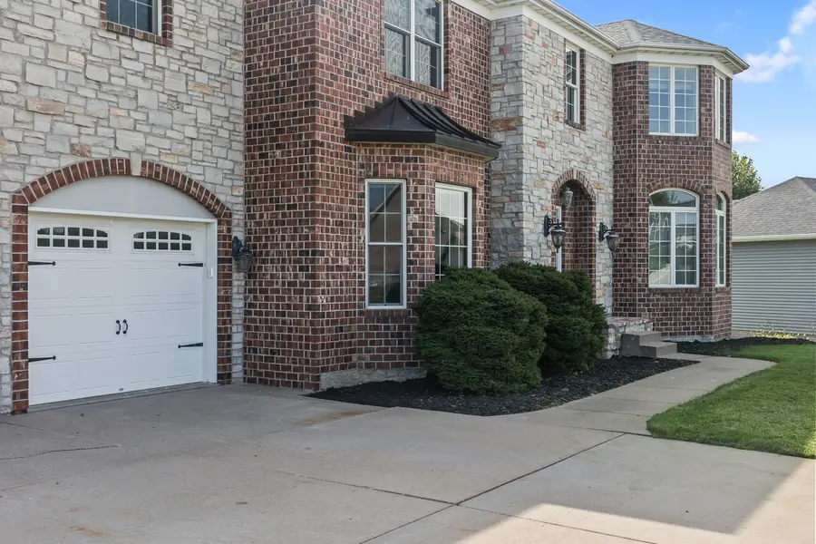 307 S Tombergs Drive, Eldridge, IA 52748 - #3