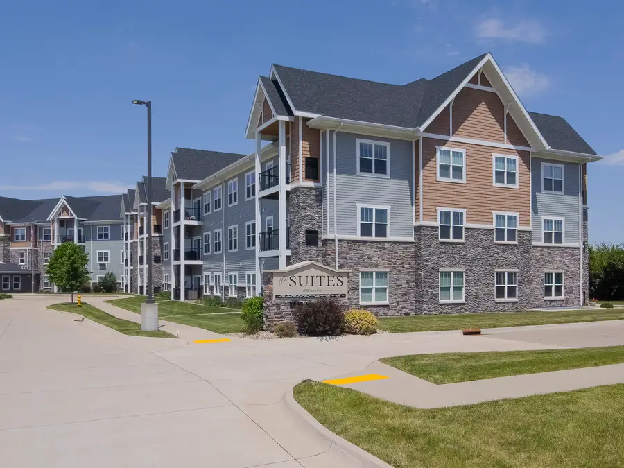 2592 Middle Road #313, Bettendorf, IA 52722 - #2