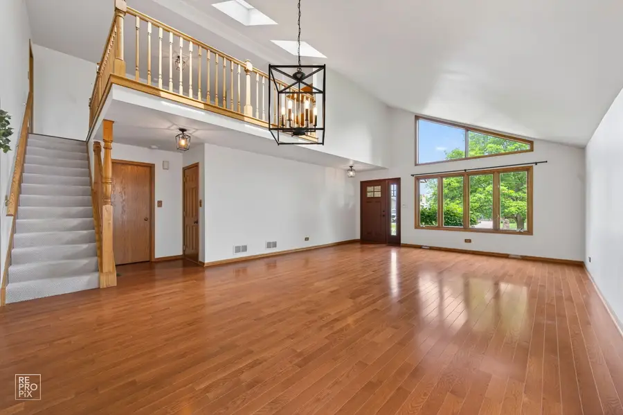 850 Young Street, Lemont, IL 60439 - #2