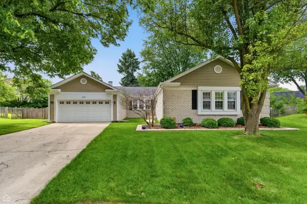 275 Essex Court, Aurora, IL 60504