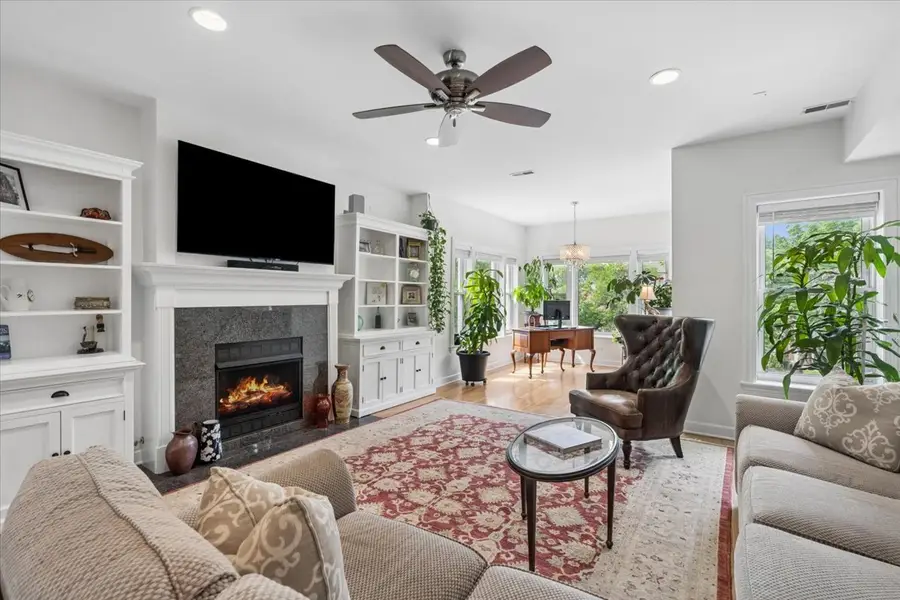 1529 W Touhy Avenue #2, Chicago, IL 60626 - #2