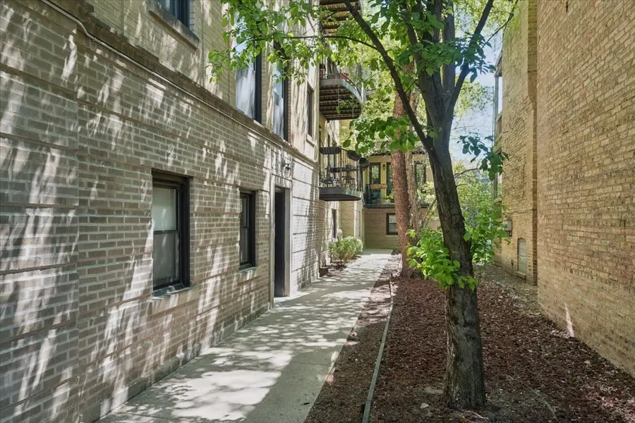 6333 N Glenwood Avenue #3W, Chicago, IL 60660 - #2