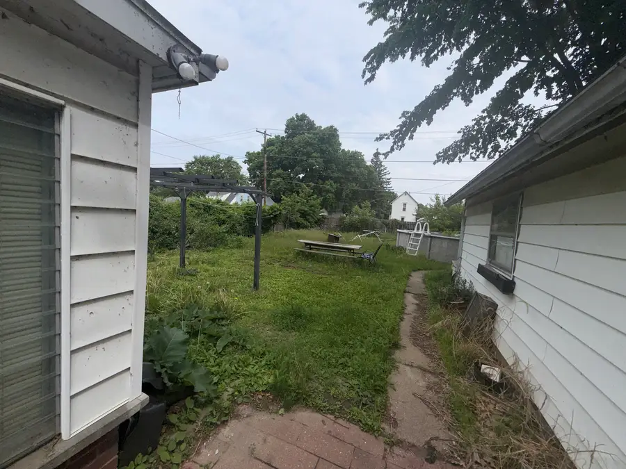 609 E 5th Street, Rock Falls, IL 61071 - #3