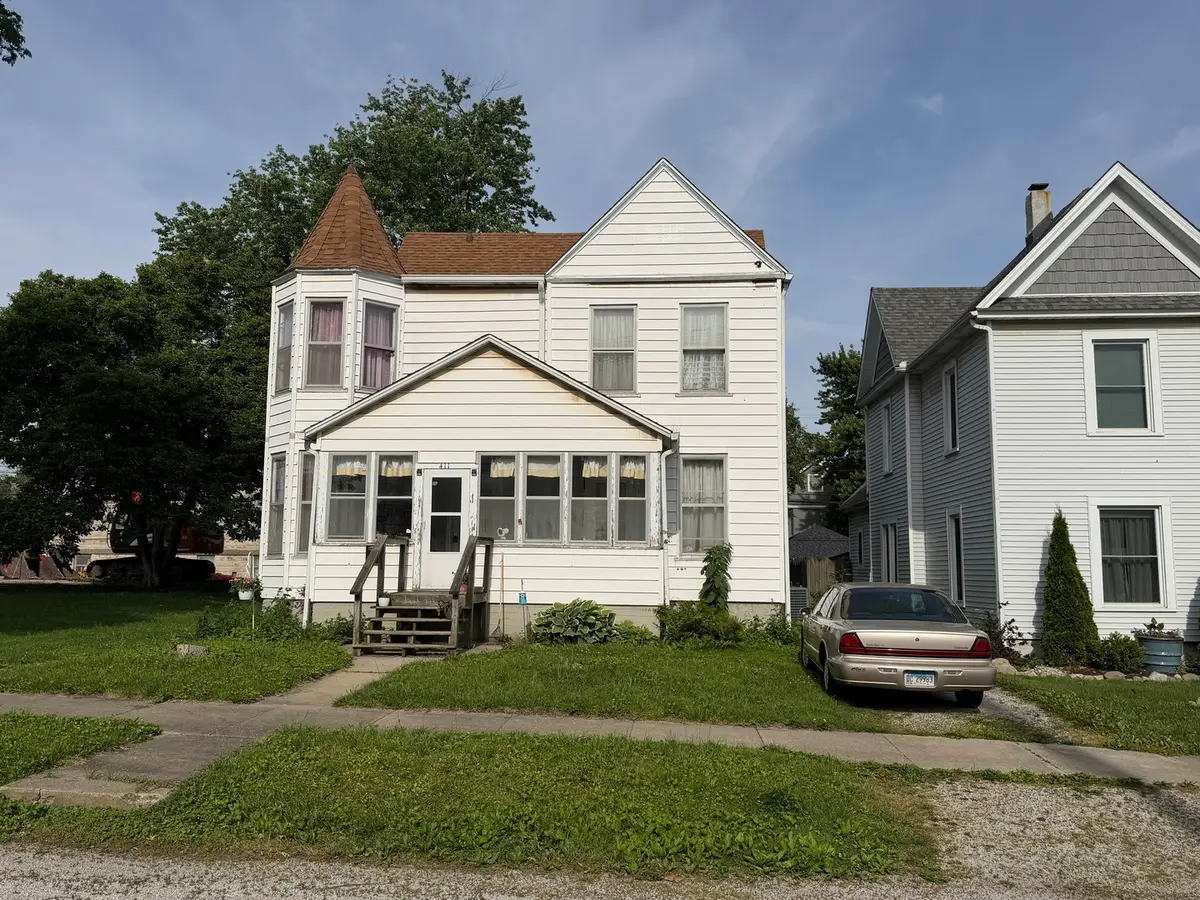 411 N Monroe Street, Clinton, IL 61727 - #1