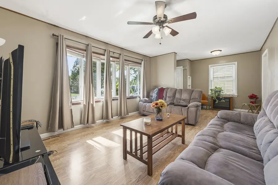 121 S Archer Road, Mundelein, IL 60060 - #2