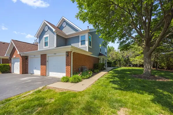 1500 Thornfield Lane, Roselle, IL 60172