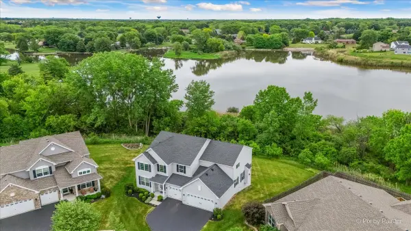 125 Stowe Court, Volo, IL 60020