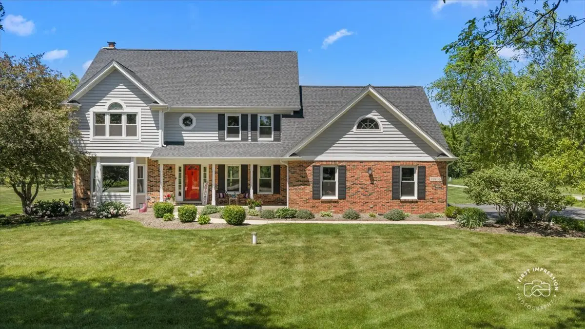 39W016 W Hilltop Drive, Saint Charles, IL 60175 - #1