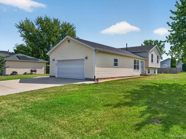 909 Northfield Avenue, Harvard, IL 60033