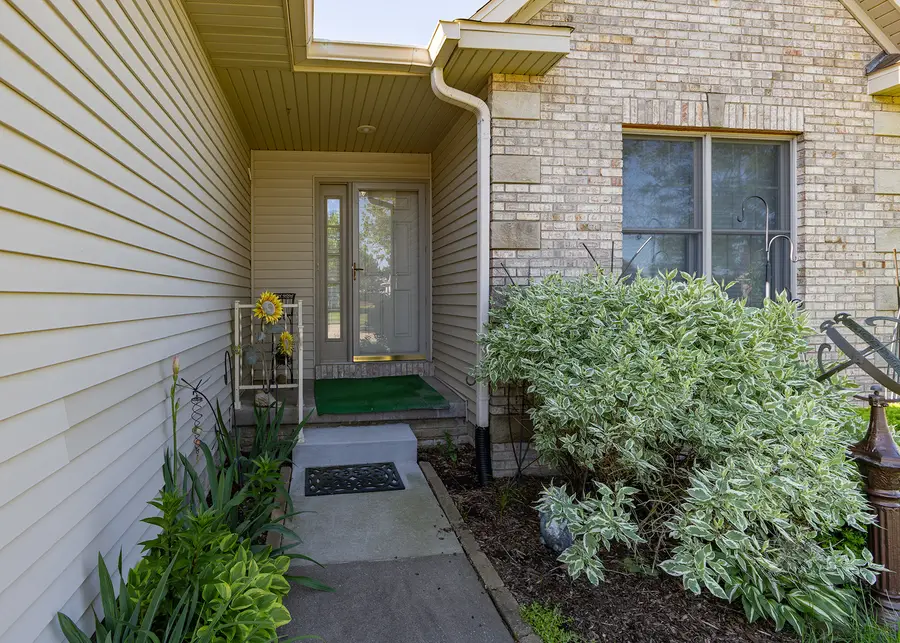 5513 Baraboo Court, Davenport, IA 52804 - #2