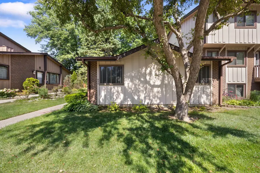 636 Forum Drive #636, Roselle, IL 60172 - #2