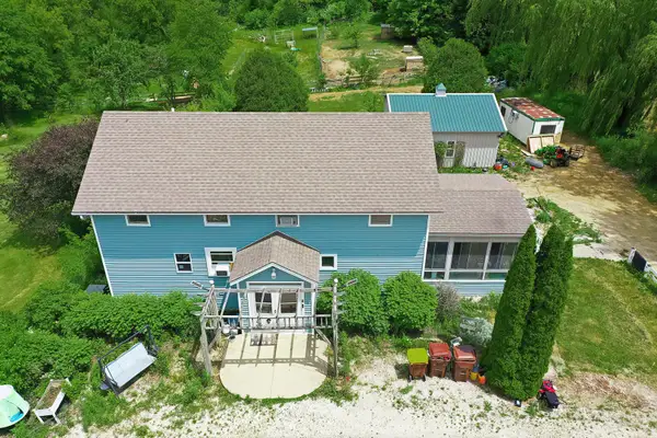 9602 Wright Road, Harvard, IL 60033
