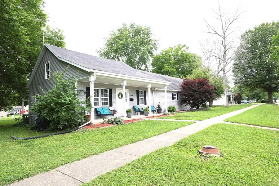 230 Fairfax Street, Carlyle, IL 62231 - #3