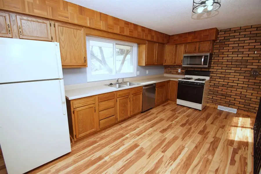 3618 Magnolia Court, Bettendorf, IA 52722 - #2