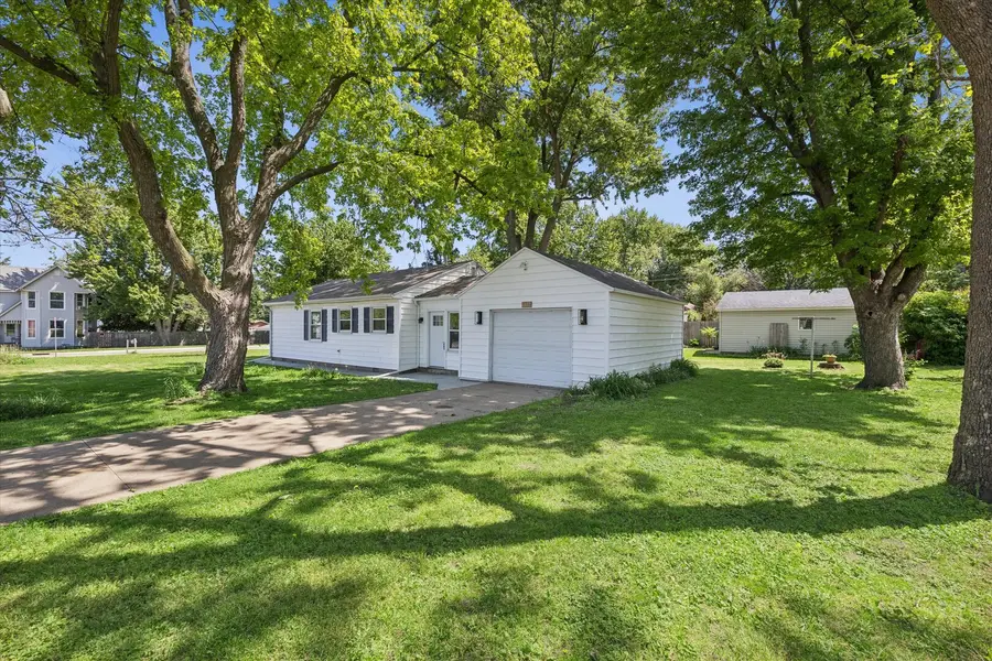 1347 15th Avenue S, Clinton, IA 52732 - #3