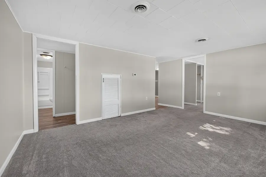102 N Woodlawn Street, Downs, IL 61736 - #3