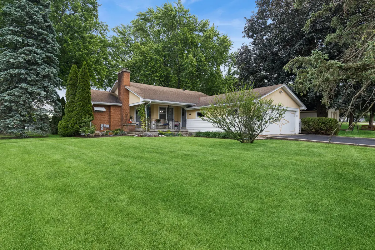 3607 W Clover Avenue, McHenry, IL 60050 - #1