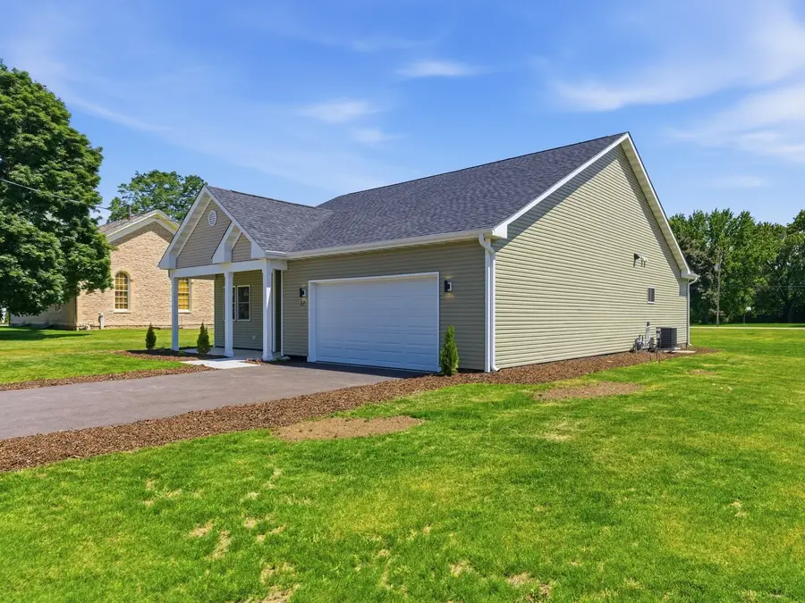 17 W Dearborn Street, Plano, IL 60545 - #2