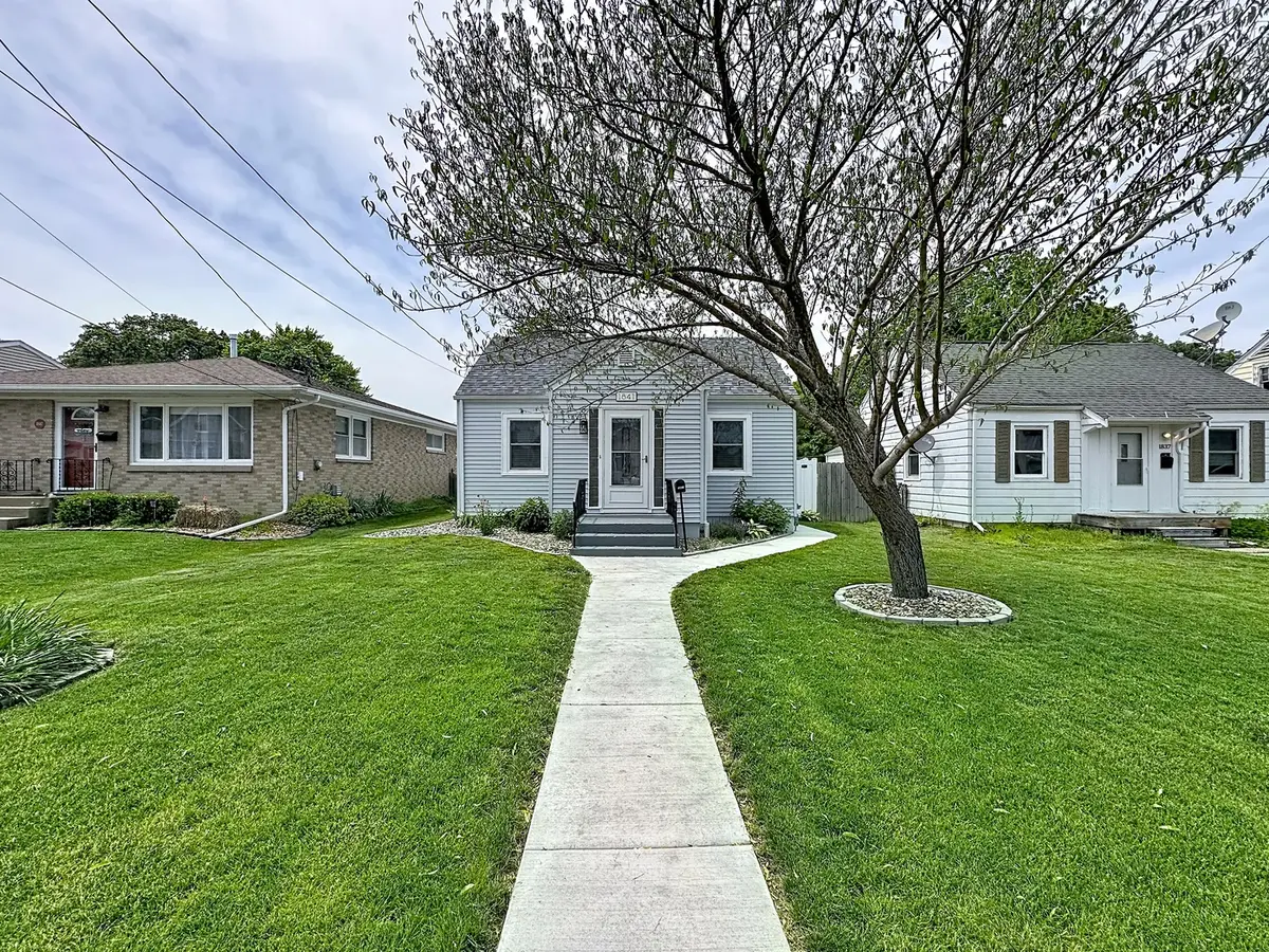 1841 32nd Street, Moline, IL 61265 - #1