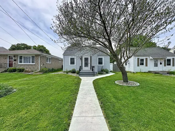 1841 32nd Street, Moline, IL 61265