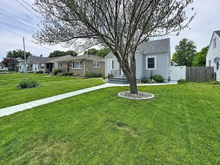 1841 32nd Street, Moline, IL 61265 - #3