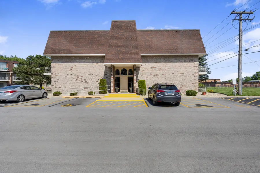 3237 S Manor Drive #110, Lansing, IL 60438 - #2