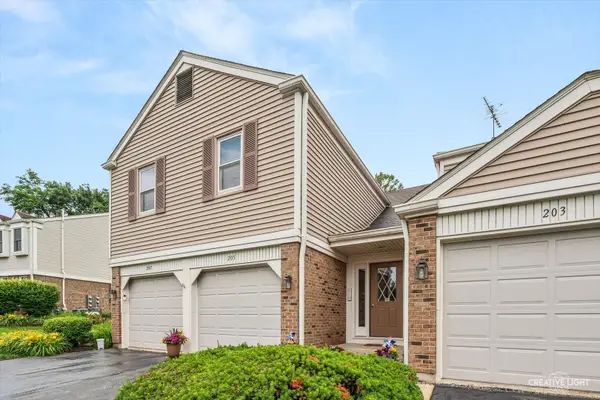 205 Millington Way #205, St. Charles, IL 60174