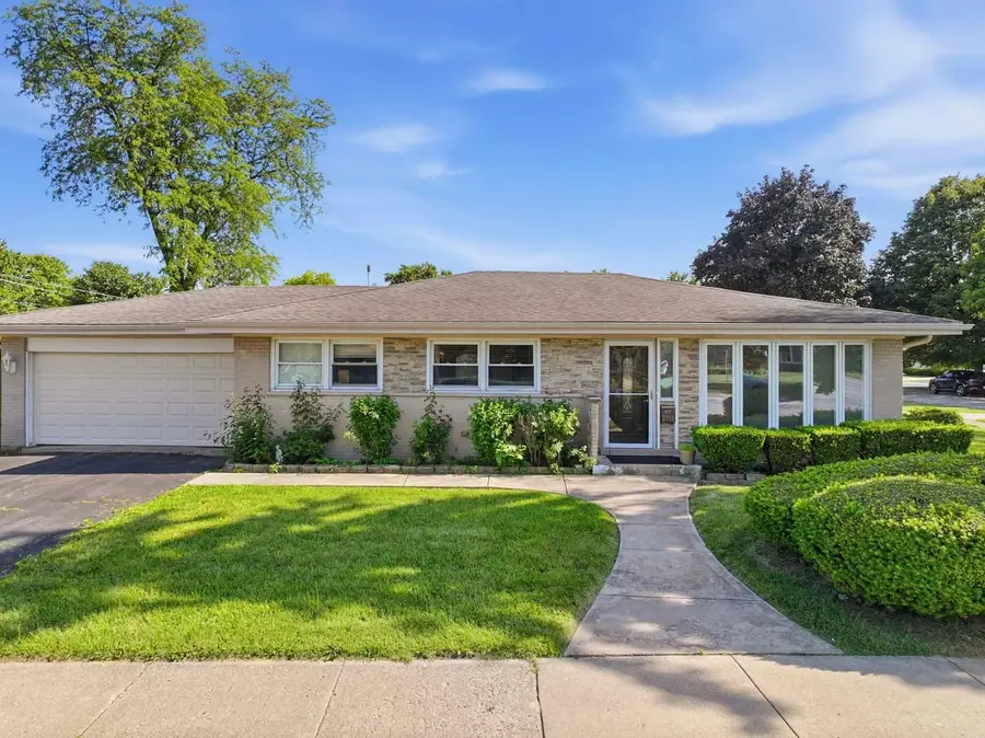 2001 Plainfield Drive, Des Plaines, IL 60018 - #2