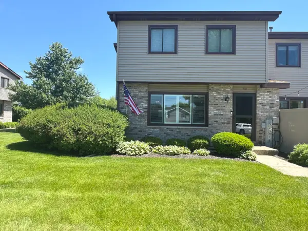 410 Circlegate Road #410, New Lenox, IL 60451
